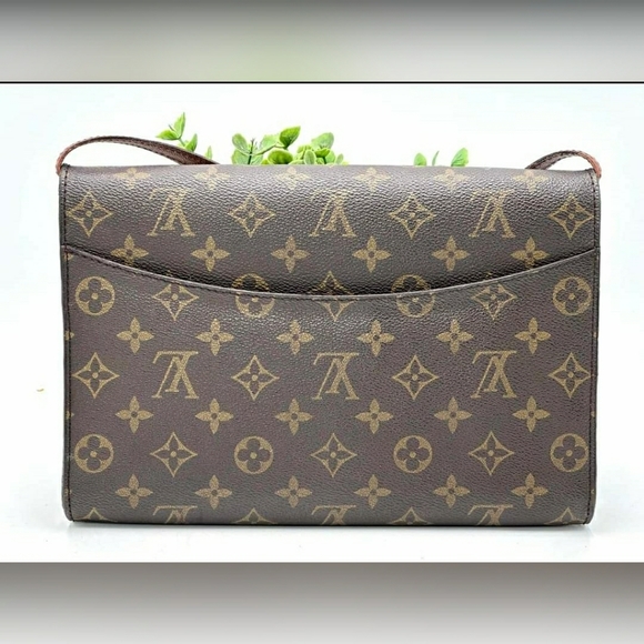 💚Louis VuittonPochette Bordeaux GM Crossbody🍁 - Picture 2 of 15